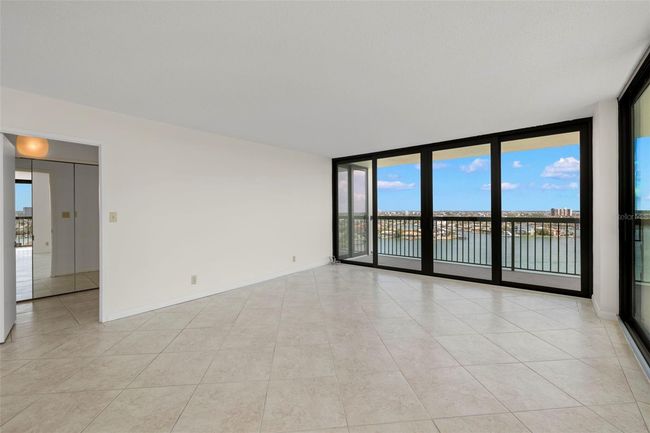 Living Room | Image 7