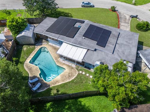 122 W Coleman Cir, SANFORD, FL, 32773-5857 | Card Image