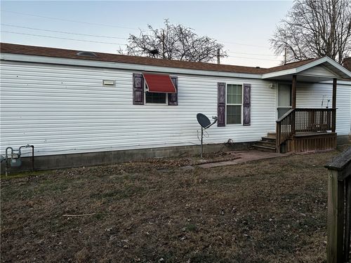 212 N Olive St, Saint Elmo, IL, 62458-1445 | Card Image