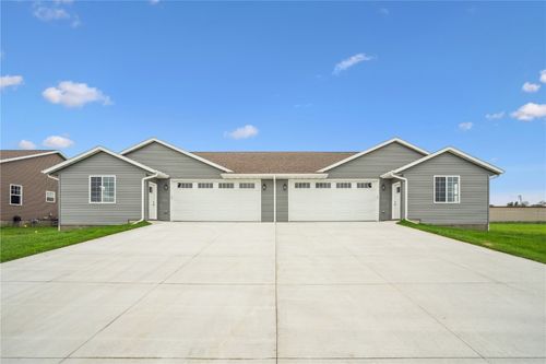201 William Way, Newhall, IA, 52315 | Card Image