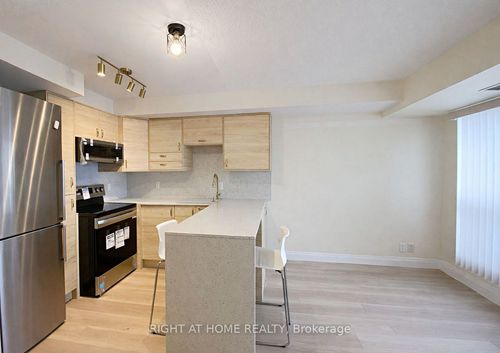 816-18 Harding Blvd, Richmond Hill, ON, L4C0T3 | Card Image