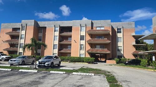 apt-b2002-17600 Nw 68th Ave, Hialeah, FL, 33015-4032 | Card Image