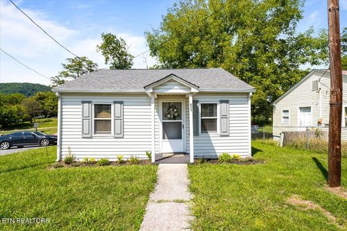 411 E Chestnut St, La Follette, TN, 37766-2501 | Card Image