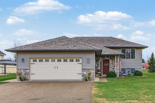 332 E Jackson Ave, Fall Creek, WI, 54742-9517 | Card Image