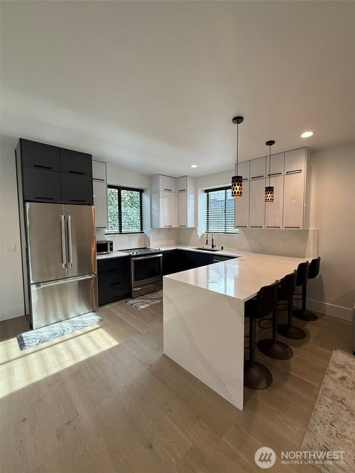 b-829 S 242nd St, Des Moines, WA, 98198-3851 | Card Image