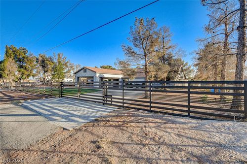 5353 Dorrell Ln, Las Vegas, NV, 89131-2705 | Card Image