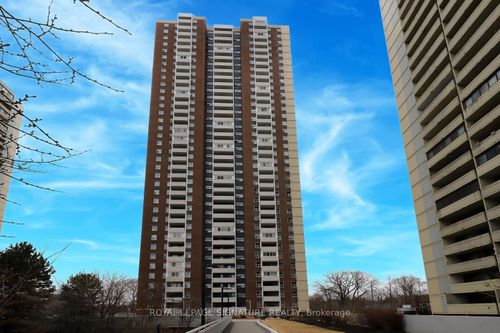 2202-3 Massey Square, East York, ON, M4C5L5 | Card Image