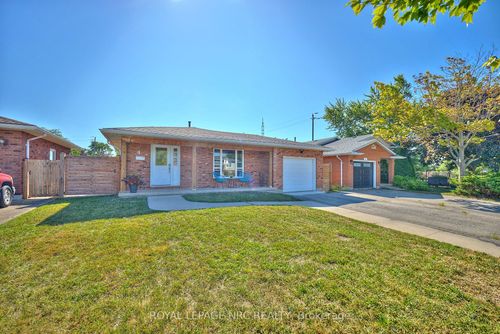 4 Sentance Ave, Thorold, ON, L2V4W9 | Card Image
