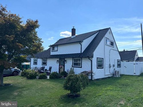 57 Greenbrier Rd, LEVITTOWN, PA, 19057-3305 | Card Image