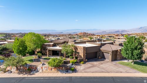 2203 W Silver Cloud Dr, St George, UT, 84770-7493 | Card Image