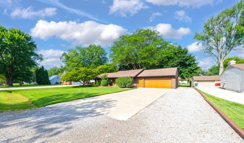 39295 Long St, Harrison Township, MI, 48045-2150 | Card Image