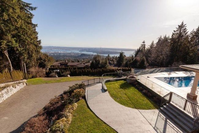 1167 Eyremount Drive, House other with 7 bedrooms, 8 bathrooms and 10 parking in West Vancouver BC | Image 29
