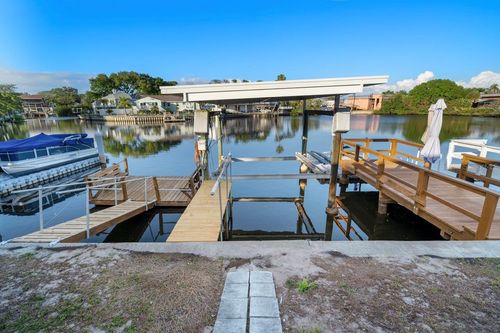 595 Westwinds Dr, Palm Harbor, FL, 34683-1120 | Card Image