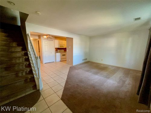 29762 Beverly Ln, Chesterfield, MI, 48047-5728 | Card Image