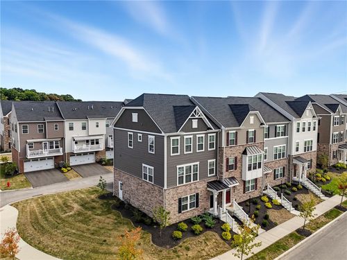 481 Nolan Cir, Cranberry Twp, PA, 16066-3472 | Card Image