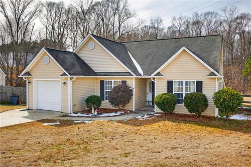 2083 Tea Berry Ct, Winston Salem, NC, 27127-7638 | Card Image