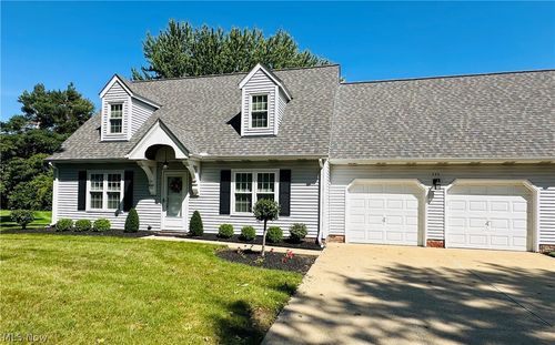 111 Nantucket Cir, Painesville, OH, 44077-1549 | Card Image