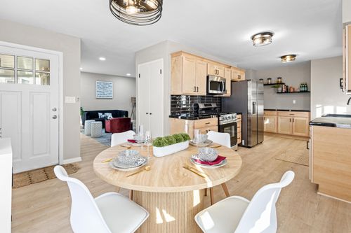 4068 N 72nd St, Milwaukee, WI, 53216-1034 | Card Image