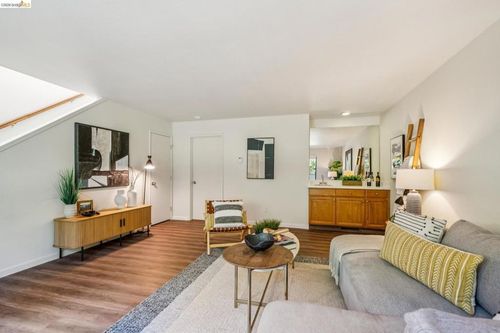 61 Parkview Ter, San Pablo, CA, 94806 | Card Image