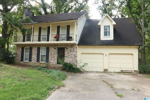 705 26th Ct Nw, CENTER POINT, AL, 35215-2213 | Card Image