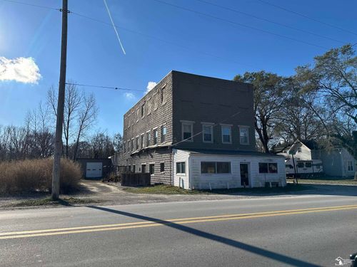 627 W Temperance Rd, Temperance, MI, 48182-1657 | Card Image