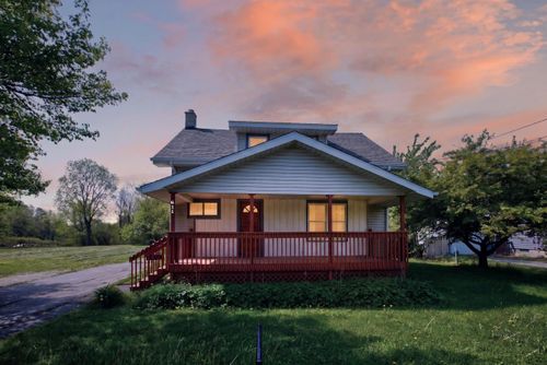 611 W Flint St, Davison, MI, 48423-1007 | Card Image