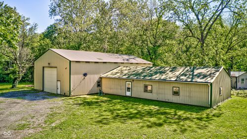 8740 Huggin Hollow Rd, Martinsville, IN, 46151-8324 | Card Image