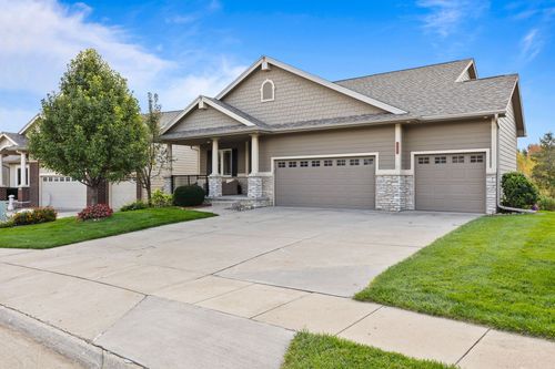 455 Ne Pinehurst Cir, Ankeny, IA, 50021-4703 | Card Image