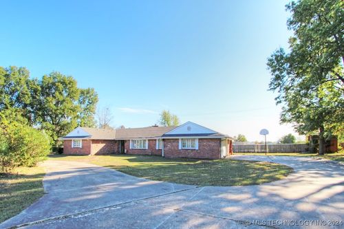 723 Country Club Drive, Nowata, OK, 74048 | Card Image