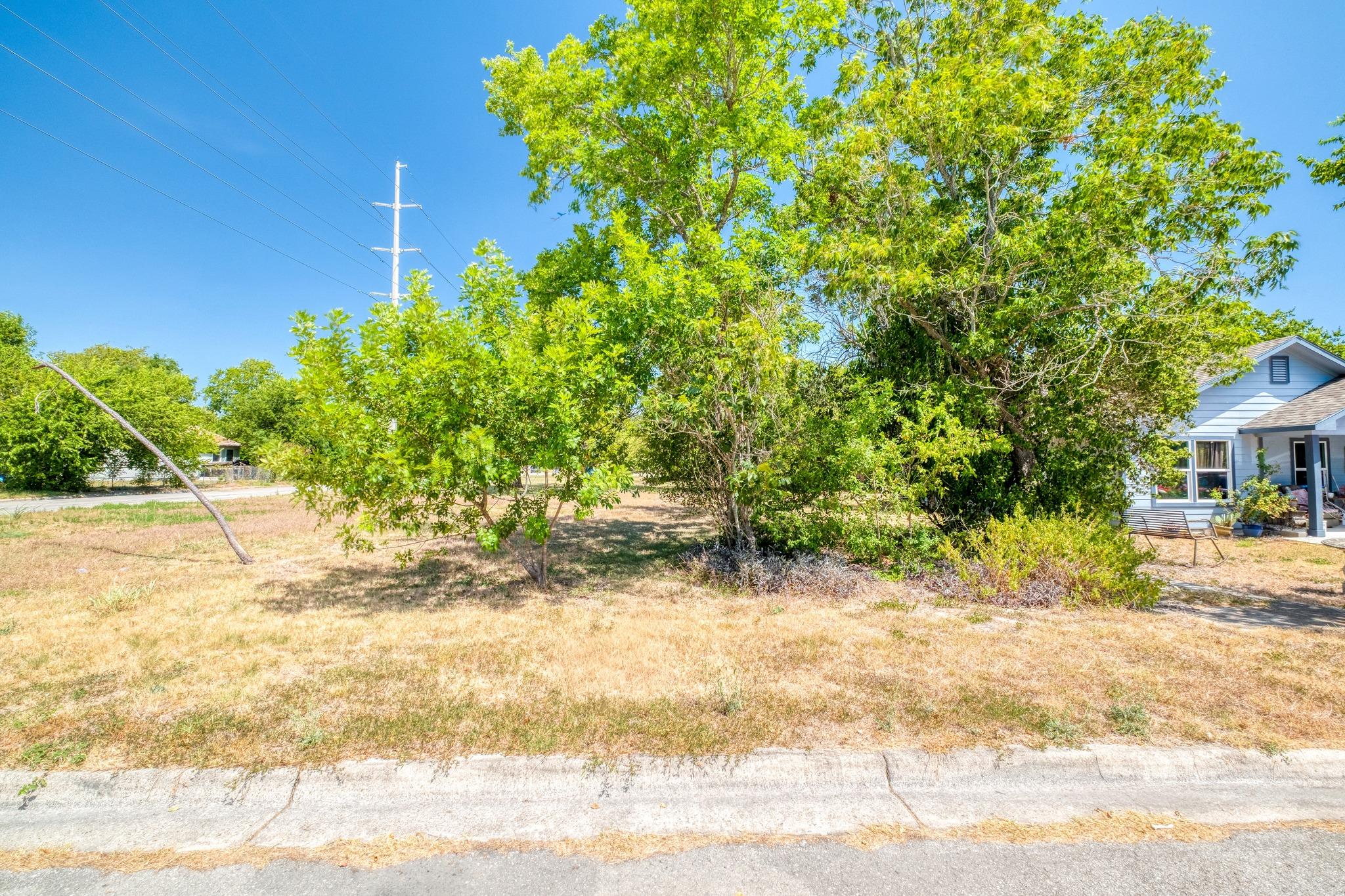 Land in Lockhart 2