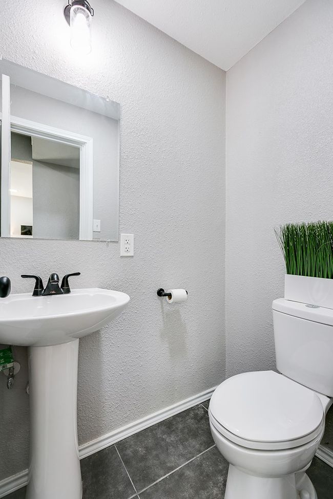 Half Bath Downstairs | Image 17