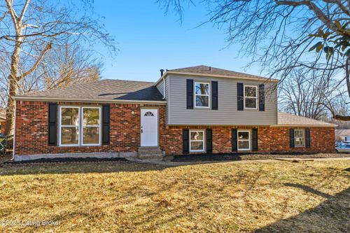 8011 Cortland Dr, Louisville, KY, 40228-2243 | Card Image