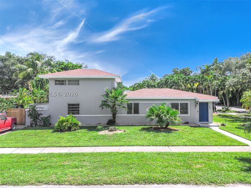 800 Ne 144th St, North Miami, FL, 33161-2334 | Card Image