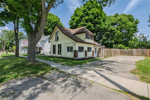 241 Talbot Street S, Simcoe, ON, N3Y3A1 | Card Image