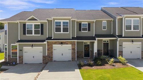 1262 Evelynnview Ln, Kernersville, NC, 27284-6737 | Card Image