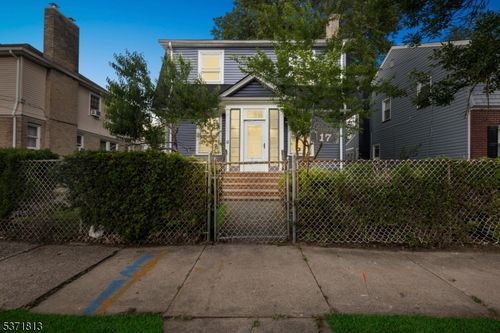 17 Grumman Ave, Newark, NJ, 07112-2315 | Card Image