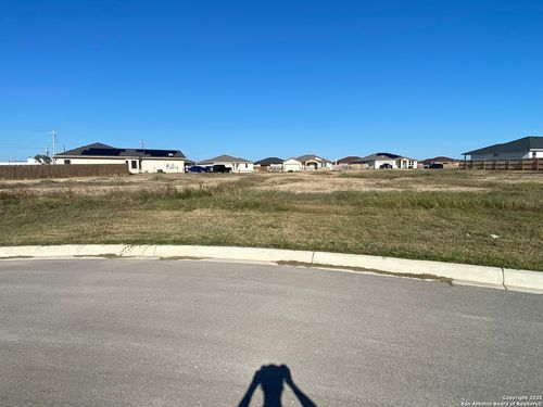 105 Albion Ct, Poteet, TX, 78065-4863 | Card Image