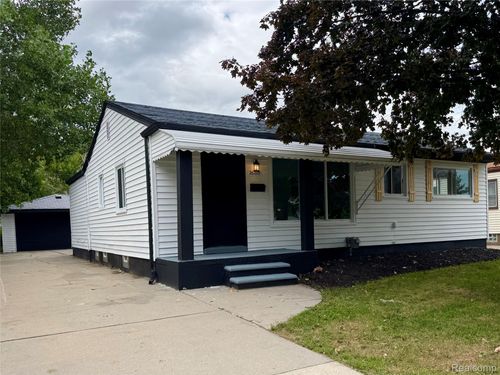 26815 Waldorf St, Roseville, MI, 48066-3551 | Card Image