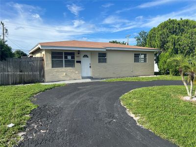 6445 Sw 25th St, House other with 2 bedrooms, 1 bathrooms and null parking in Miramar FL | Image 2