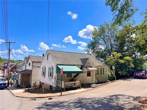 325 Chambers St, East Vandergrift, PA, 15629-1006 | Card Image