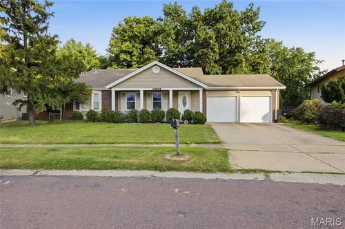 12802 Sandfield Dr, Saint Louis, MO, 63146-3750 | Card Image