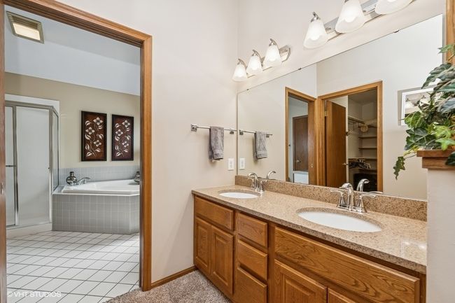 972 W Shore Dr, House other with 3 bedrooms, 3 bathrooms and 3 parking in Fox Lake IL | Image 15