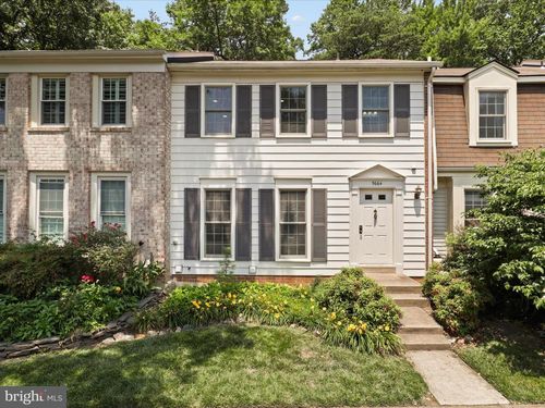 9664 Masterworks Dr, VIENNA, VA, 22181-6131 | Card Image