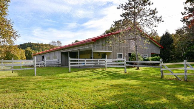 8816 E Bay Highway, House other with 6 bedrooms, 3 bathrooms and null parking in Middle Cape NS | Image 18