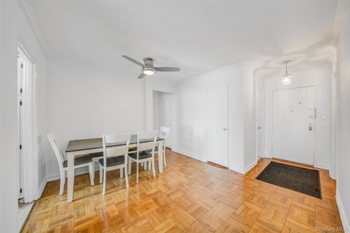 apt-1o-60 Hempstead Ave, Lynbrook, NY, 11563-1621 | Card Image