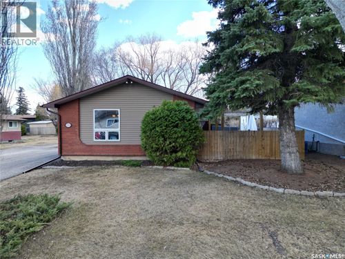 2550 Mcdonald Ave, Prince Albert, SK, S6V2V9 | Card Image