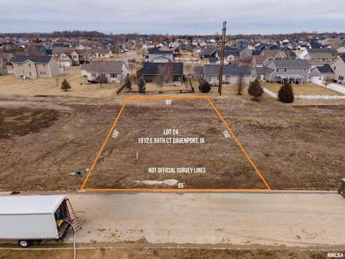 1912 E 59th Ct, Davenport, IA, 52807-2920 | Card Image