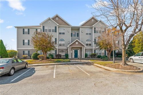 apt-3d-6109 Hedgecock Cir, High Point, NC, 27265-2638 | Card Image