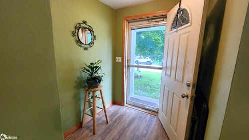902 S 6th St, Osage, IA, 50461-1256 | Card Image