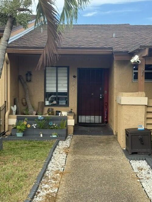 900 Nw 79th Ter, Plantation, FL, 33324-1468 | Card Image